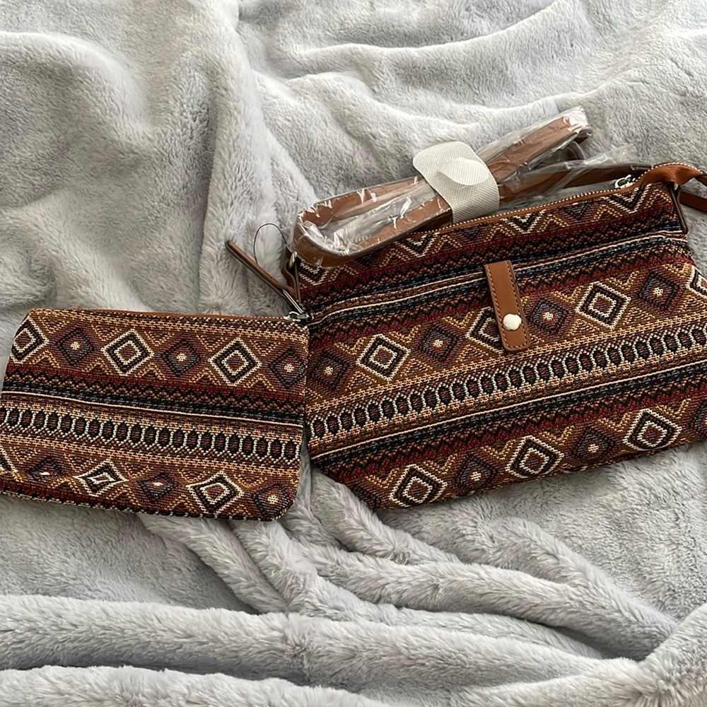 NWT - Crossbody bag with detachable zipper pouch